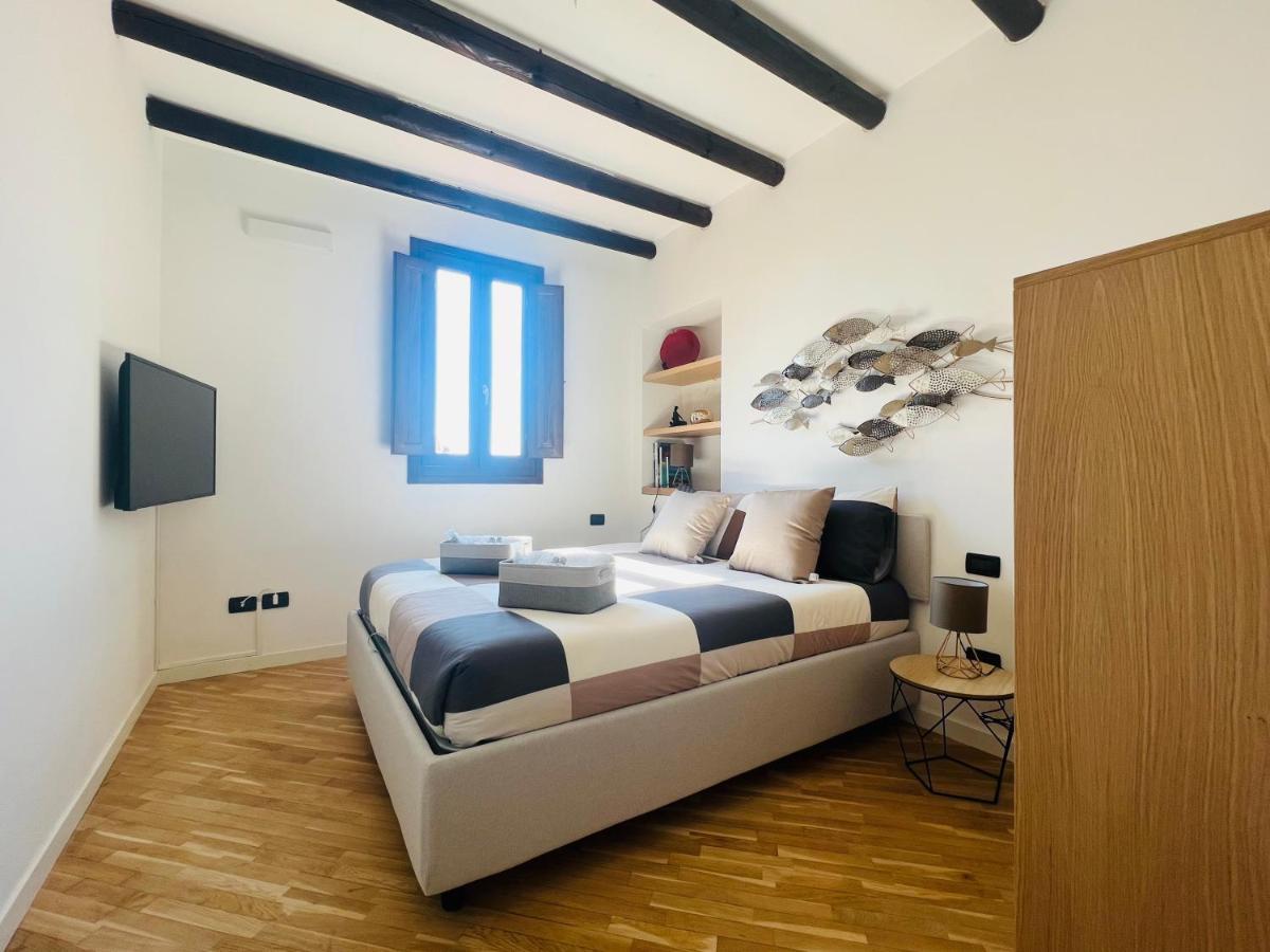 Suite "Le Vele" In The Heart Of The City Каляри Екстериор снимка