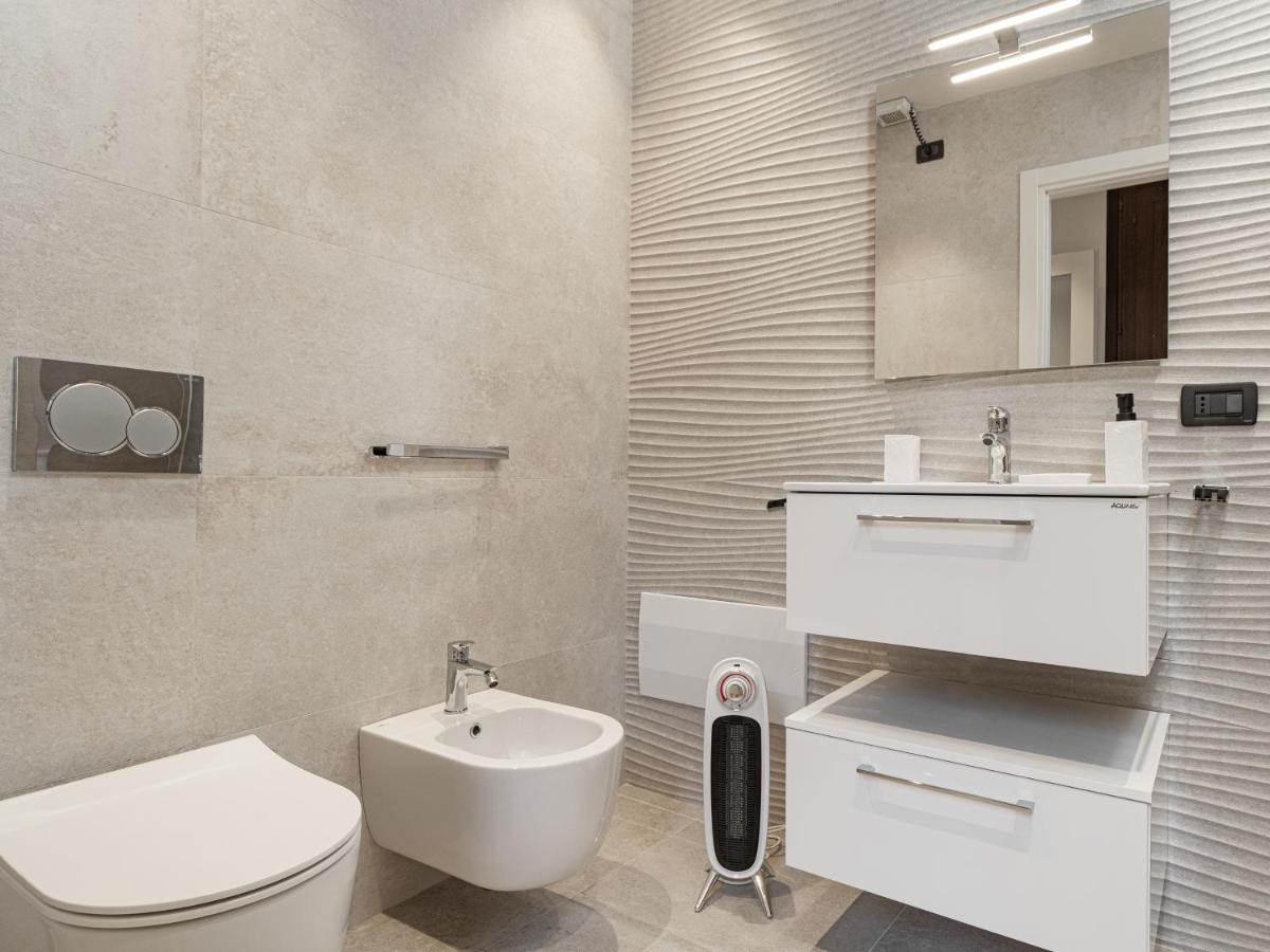Suite "Le Vele" In The Heart Of The City Каляри Екстериор снимка