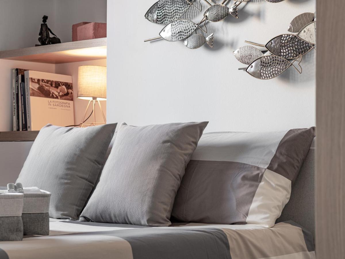 Suite "Le Vele" In The Heart Of The City Каляри Екстериор снимка