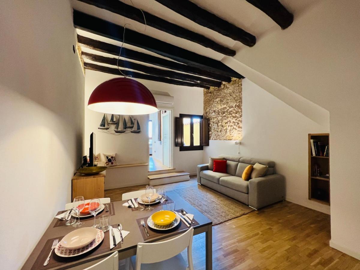 Suite "Le Vele" In The Heart Of The City Каляри Екстериор снимка