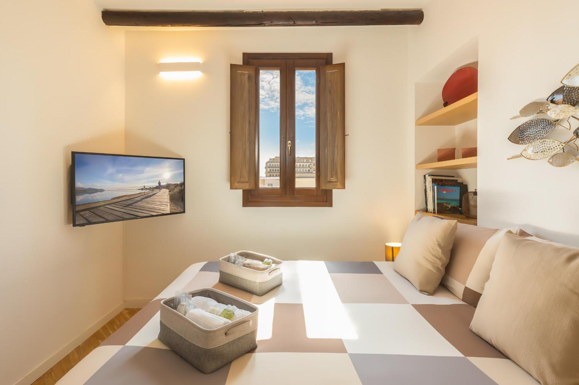 Suite "Le Vele" In The Heart Of The City Каляри Екстериор снимка